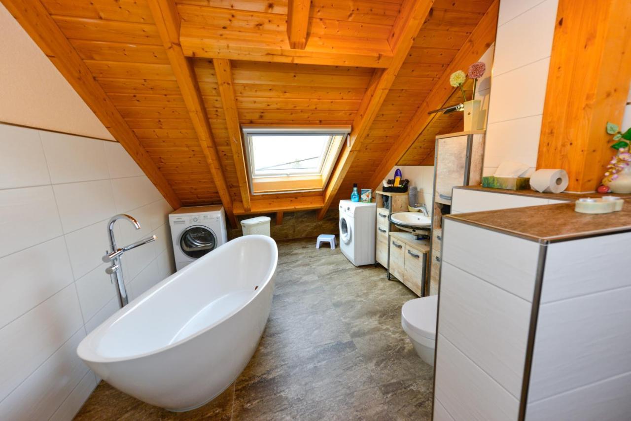 Ferienwohnung Im Erzgebirge Langenweissbach エクステリア 写真